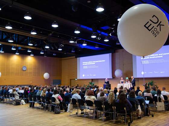 Main 1600px colourbox68970943